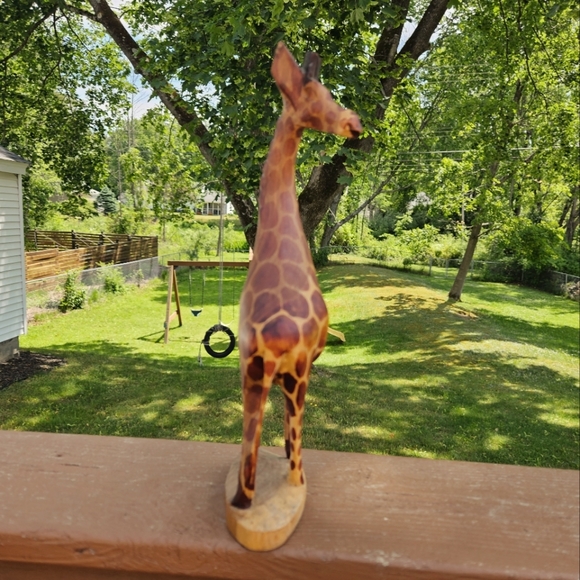Handcarved Woodv Giraffe 12.25" - Picture 7 of 9